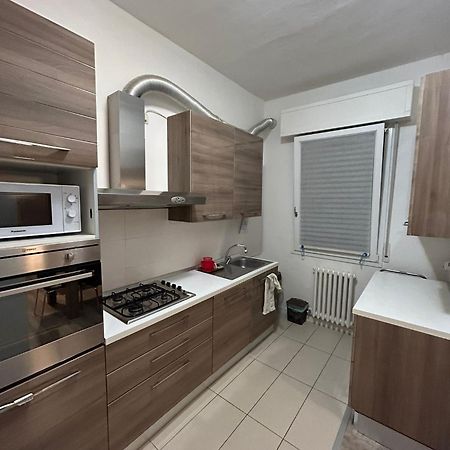 Appartamento In Villetta A 2 Passi Dal Mare E Dal Centro ペザロ エクステリア 写真