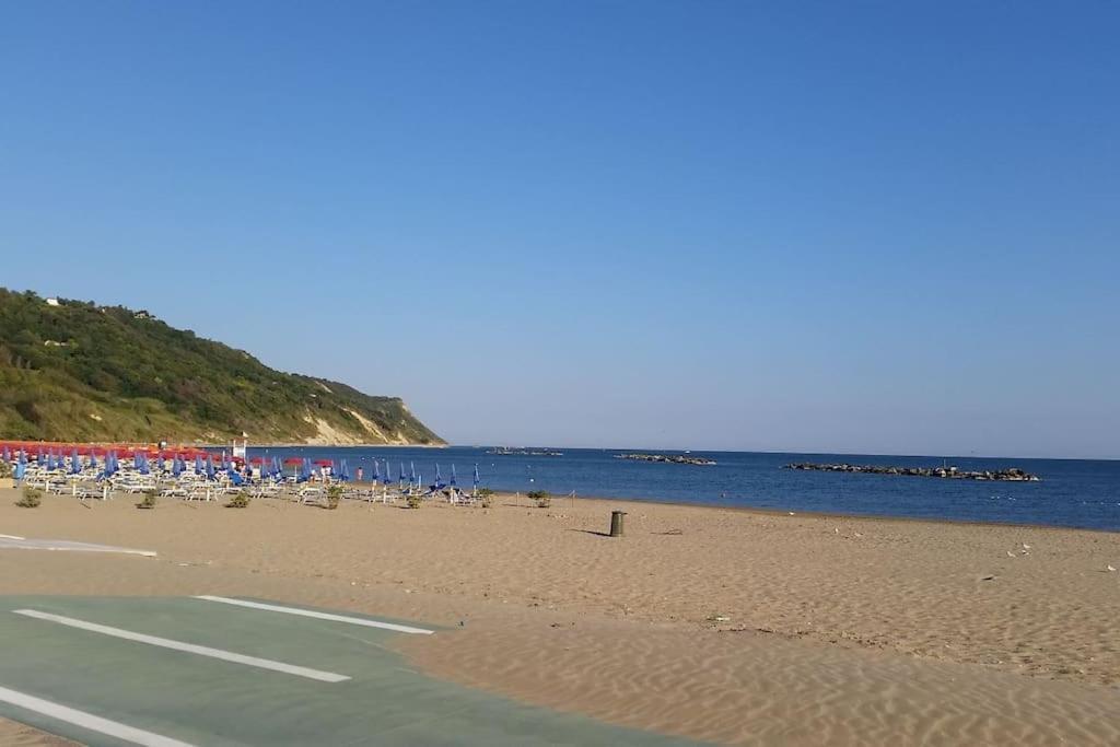 Appartamento In Villetta A 2 Passi Dal Mare E Dal Centro ペザロ エクステリア 写真