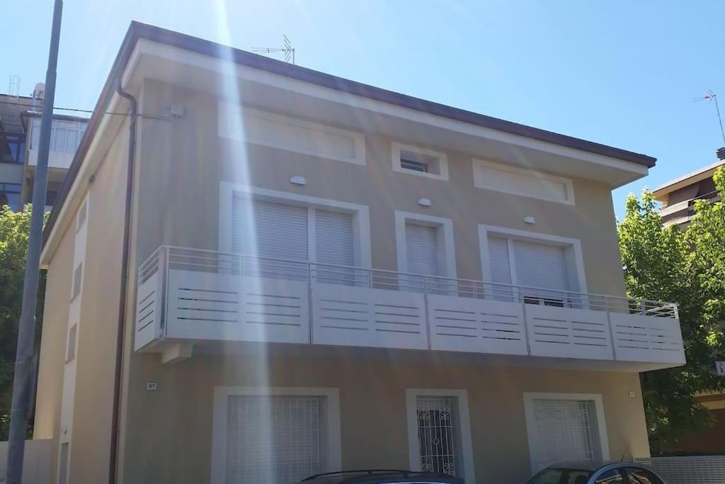 Appartamento In Villetta A 2 Passi Dal Mare E Dal Centro ペザロ エクステリア 写真
