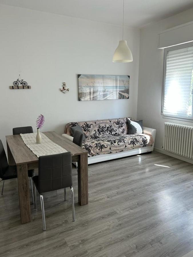 Appartamento In Villetta A 2 Passi Dal Mare E Dal Centro ペザロ エクステリア 写真